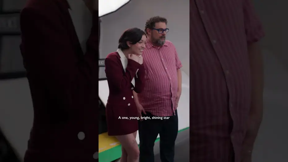 Видео к фильму Прыгуны | Bobby does Piper's DITL voiceover