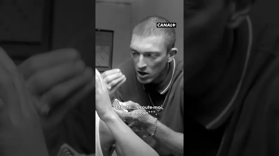 Видео к фильму Ненависть | Son pote lui rase le cr&acirc;ne sans faire expr&egrave;s 🤣
