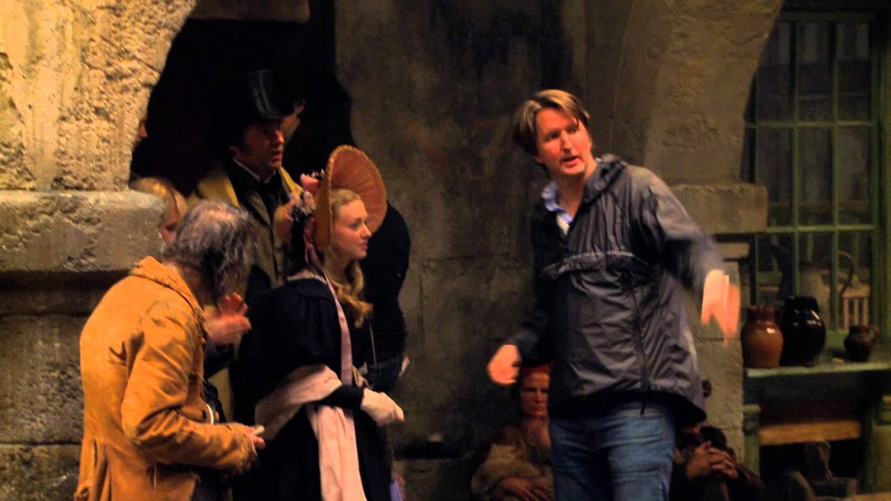 Видео к фильму Отверженные | Featurette: "OTS: Paris at Pinewood"