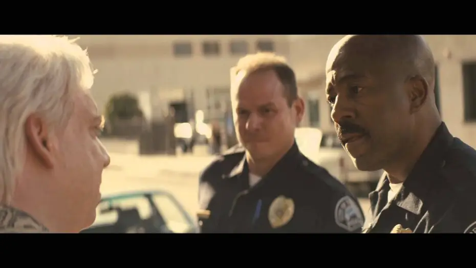 Видео к фильму Голос улиц | N. W. A. - Straight Outta Compton / Extrait "Discussion avec la police de Los Angeles"VF