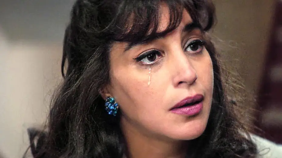 Видео к фильму Моя мама &mdash; волшебница | MA M&Egrave;RE, DIEU ET SYLVIE VARTAN Bande Annonce (2025) Le&iuml;la Bekhti, Jonathan Cohen