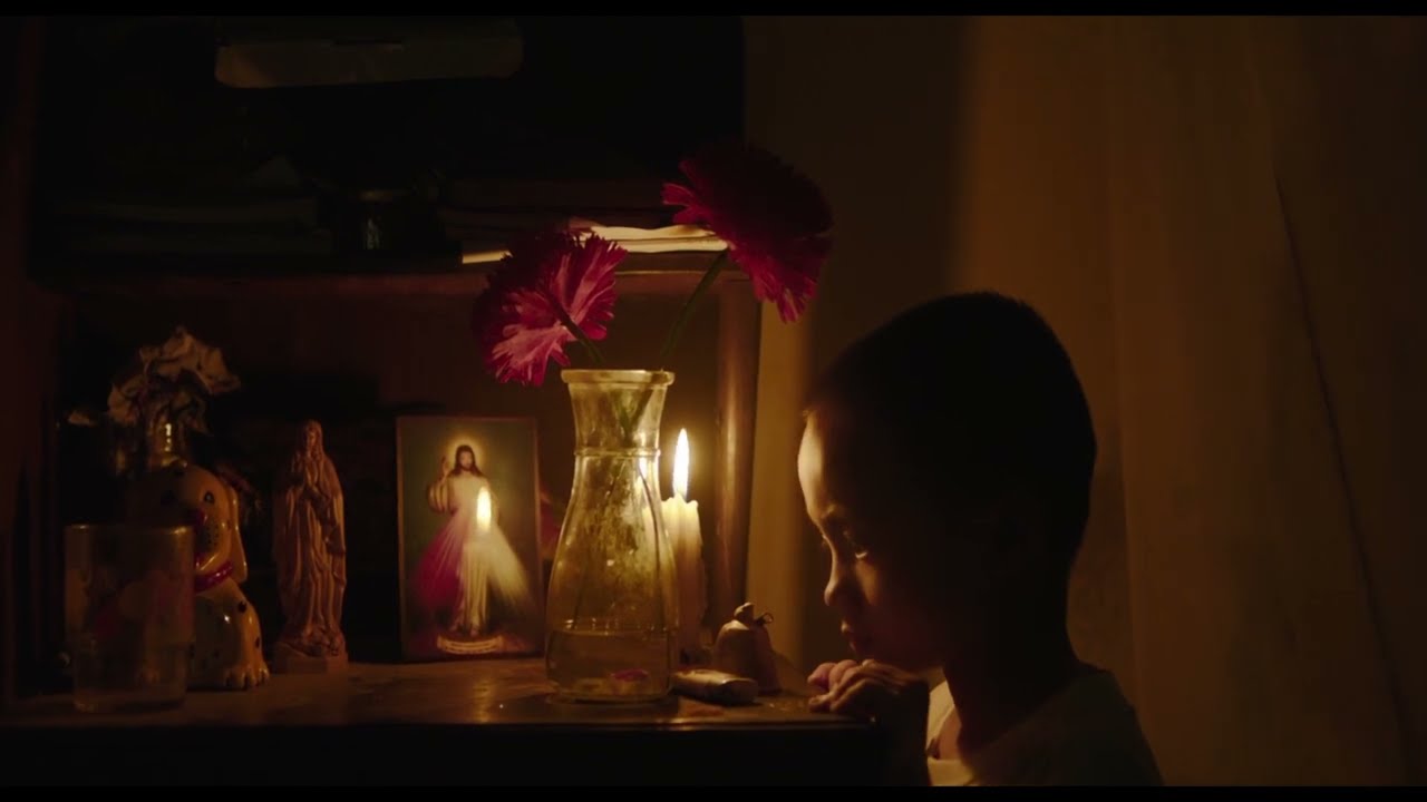 Видео к фильму B&ecirc;n Trong Vỏ K&eacute;n V&agrave;ng | Exclusive Clip