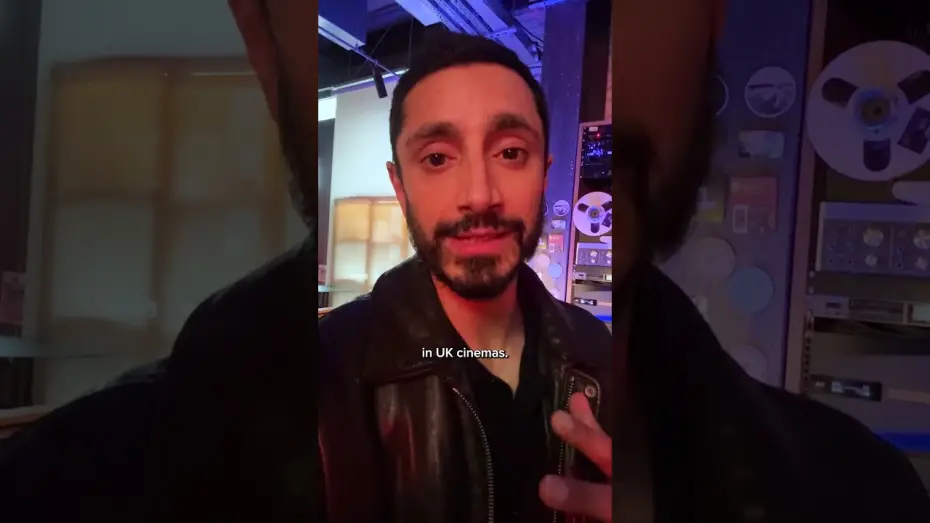 Видео к фильму Hamlet | Riz Ahmed is HAMLET, as you've never seen him before.