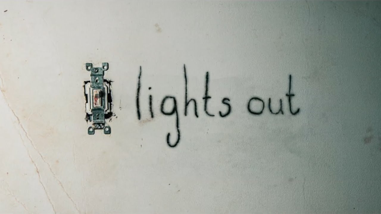 Видео к фильму И гаснет свет… | Lights Out - Official Trailer [HD]