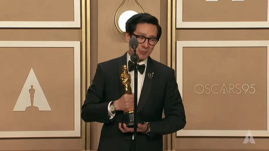 Видео к фильму Всё везде и сразу | Best Supporting Actor Ke Huy Quan | Oscars95 Press Room Speech