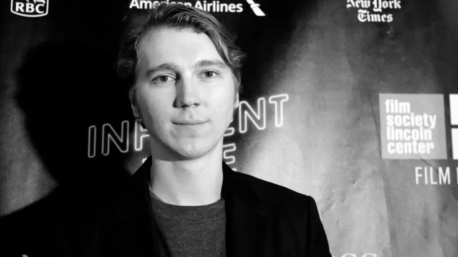 Видео к фильму Врождённый порок | NYFF52 "Inherenet Vice" Red Carpet | Paul Dano