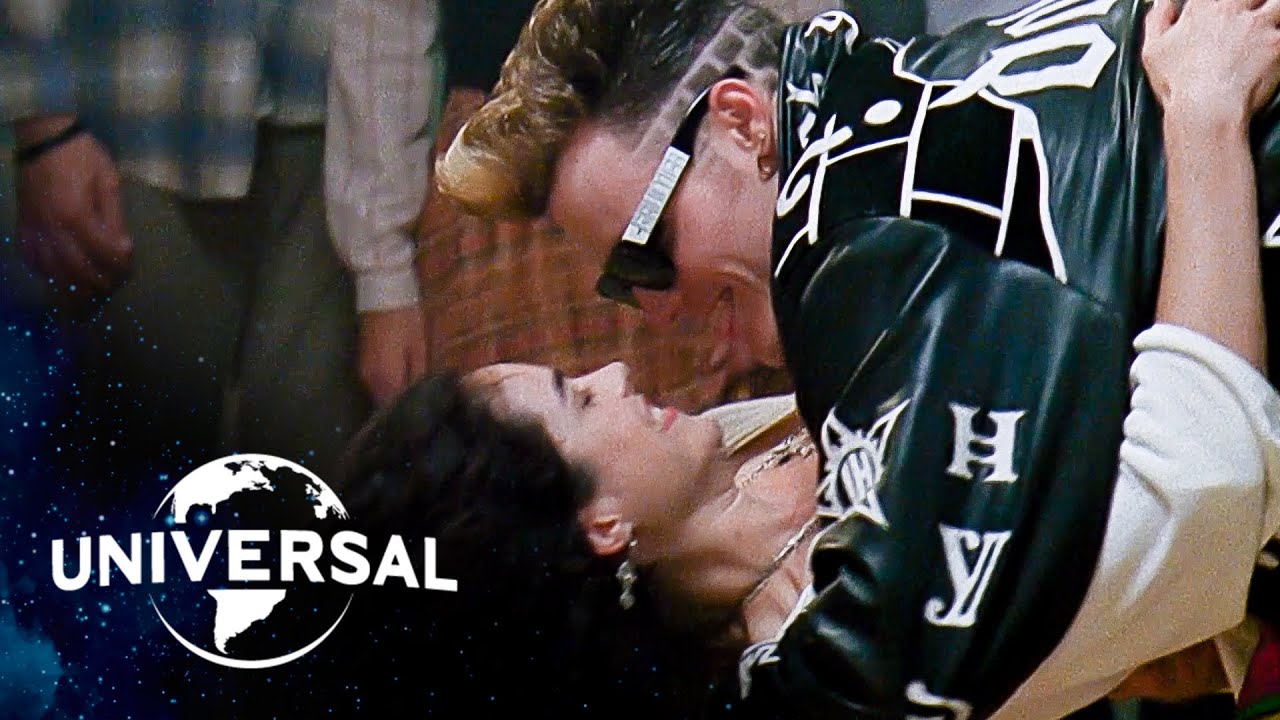 Видео к фильму Холодный как лед | Cool As Ice | Vanilla Ice Sweeps Kristin Minter off Her Feet