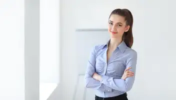 Девушка -агент по поиску заказов, актерский агент. Работа в Санкт-Петербурге