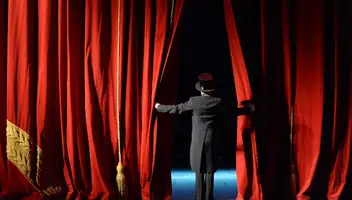 ИЩЕМ ЕДИНОМЫШЛЕННИКОВ В ТЕАТР