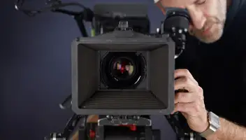 Модель для видеосьемки.