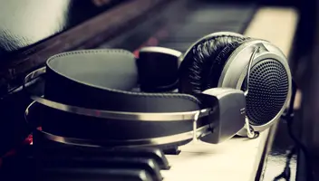 ХОЧЕШЬ СТАТЬ ИЗВЕСТНЫМ - ЗАЯВИ О СЕБЕ - ПРИГЛАШАЕМ  ВОКАЛИСТОВ И ВОКАЛИСТОК