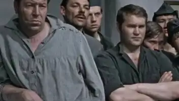 По сюжету: заключенные.