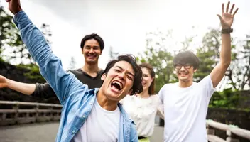 НАСТОЯЩИЕ ЯПОНЦЫ! Реклама для соц сетей игрового приложения для Японии