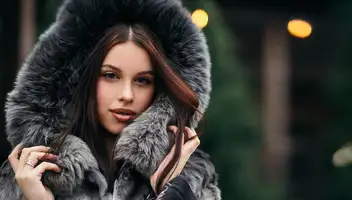 2й Location manager - девушка