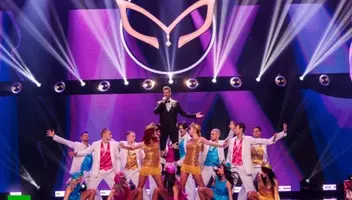 Зрители на музыкально-развлекательное шоу "Маска" - 23 апреля