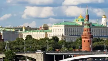 Для съёмок в рекламе для интернет-сервиса для размещения объявлений требуются актёры, не снимавшиеся у конкурентов